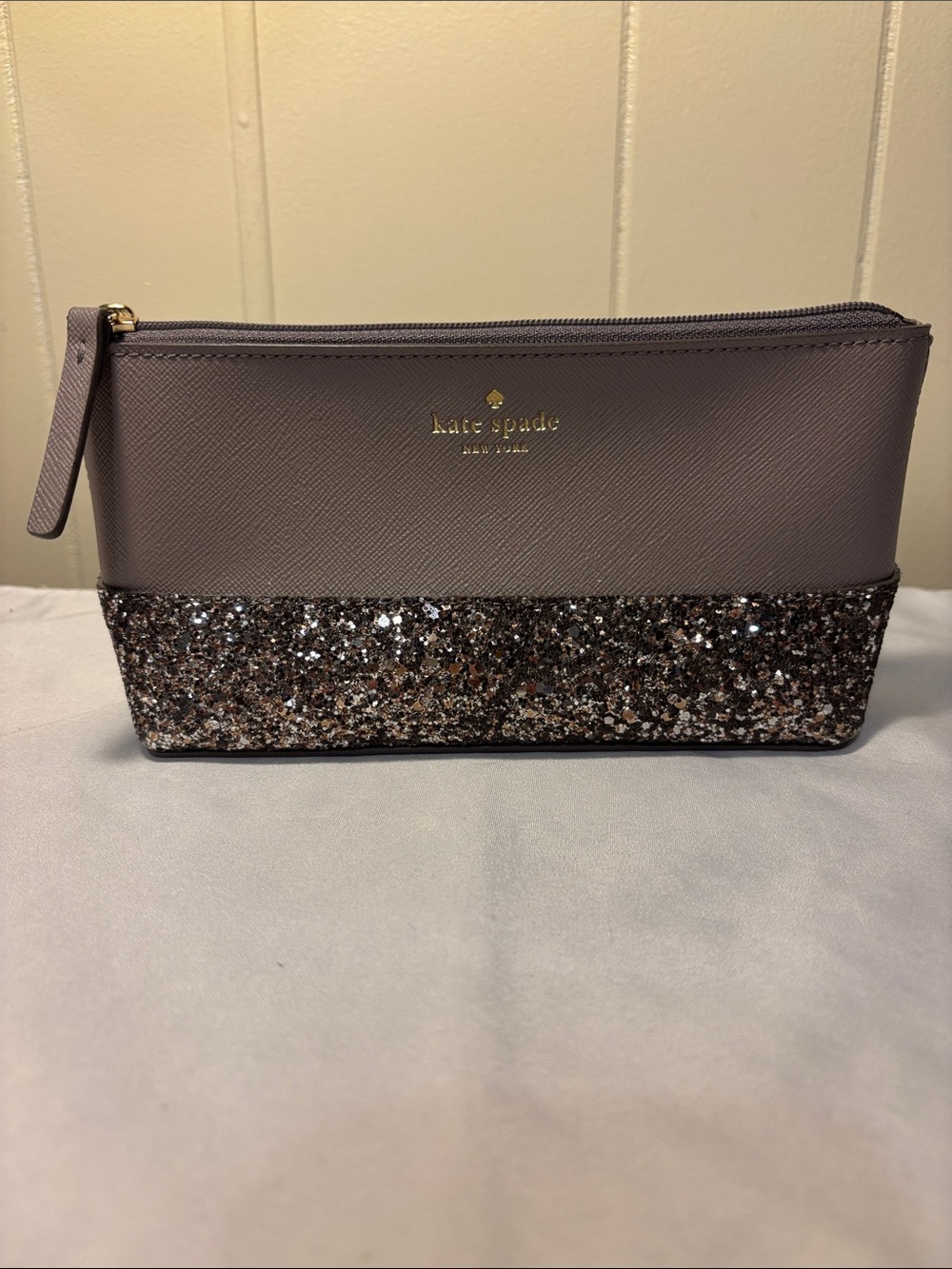 NWOT Kate Spade Greta Court Little Shiloh Glitter Cosmetic Bag